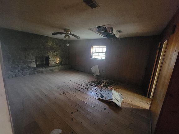 5th image of 513 E Bobbies Cir