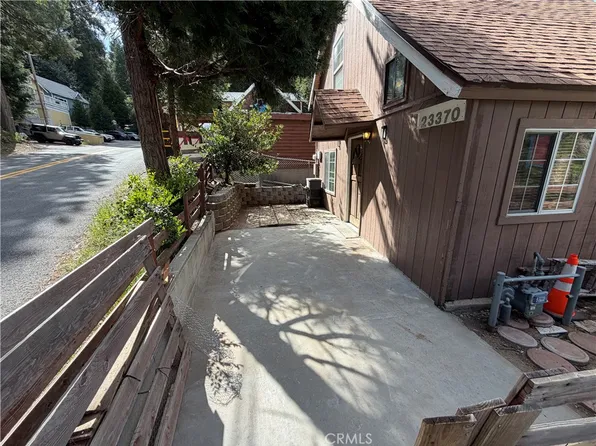 23370 Seeley Way, Crestline, CA 92325