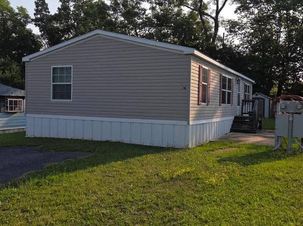 365 Pleasant View Dr Trailer 16, Etters, PA 17319