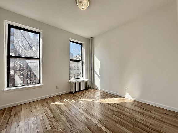4th image of 401 E 68th St Unit 51A
