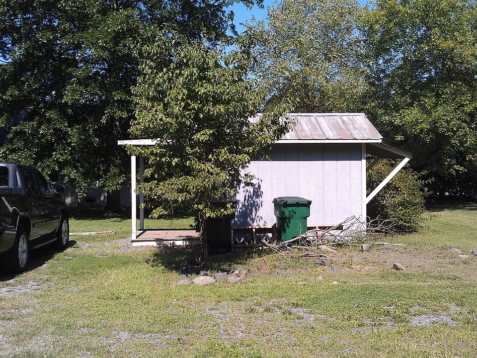 2nd image of 7727 Idlewild Rd