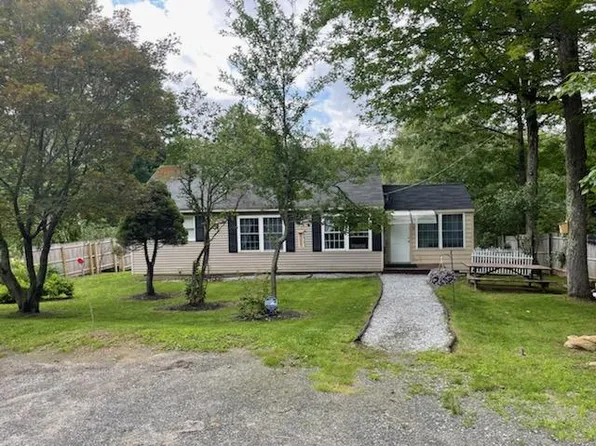 250 Wells Rd, Becket, MA 01223