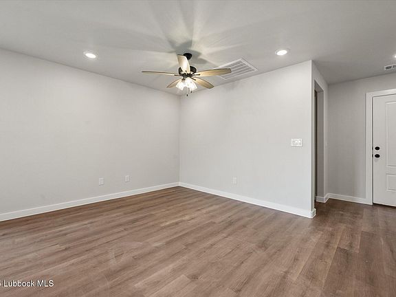 5th image of 14512 Paris Ave