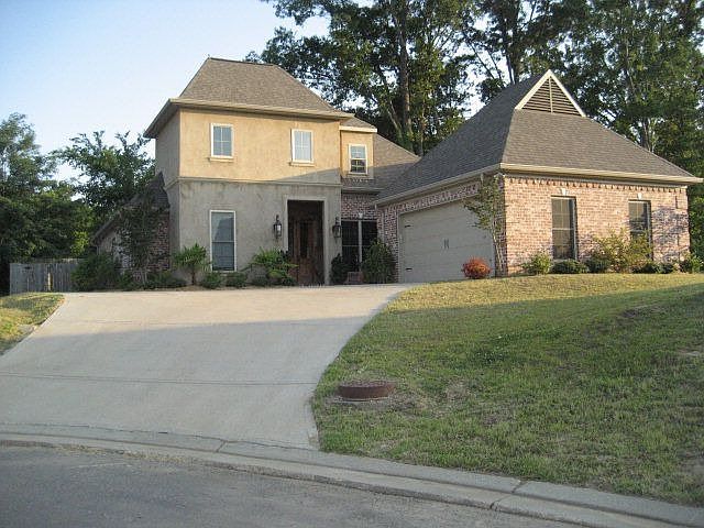 1st image of 203 Charleston Dr