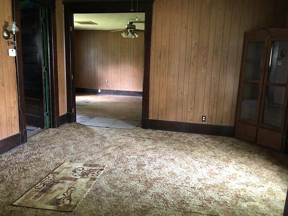5th image of 105 N Mill St