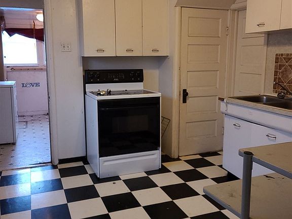 5th image of 1710 E Marietta Ave