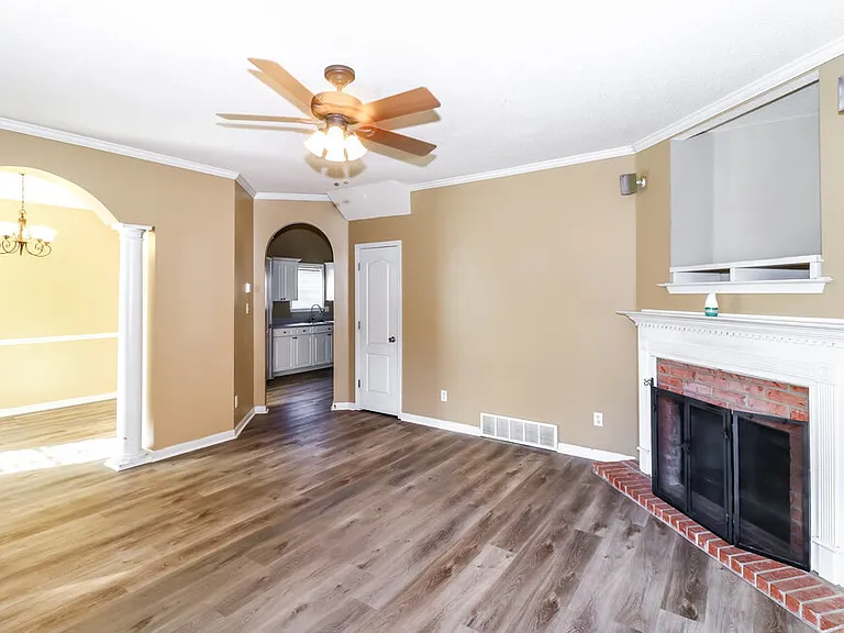 8662 Rogers Park Ave — Photo 5