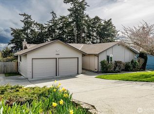 688 SW Erie St, Oak Harbor, WA 98277