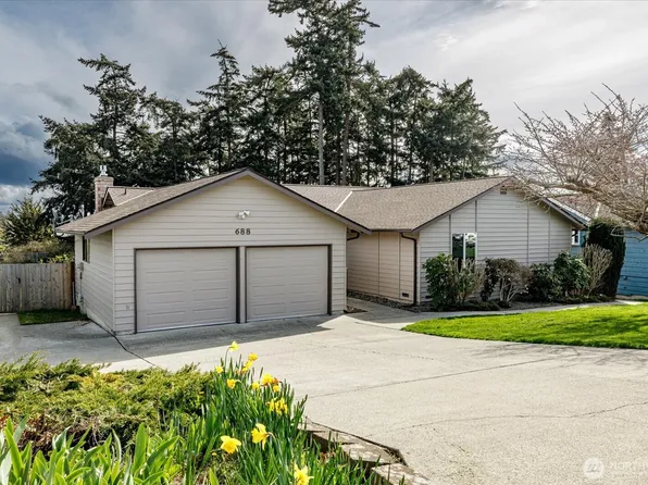 688 SW Erie Street, Oak Harbor, WA 98277