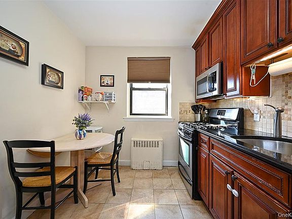 5th image of 36-44 172nd St APT 93