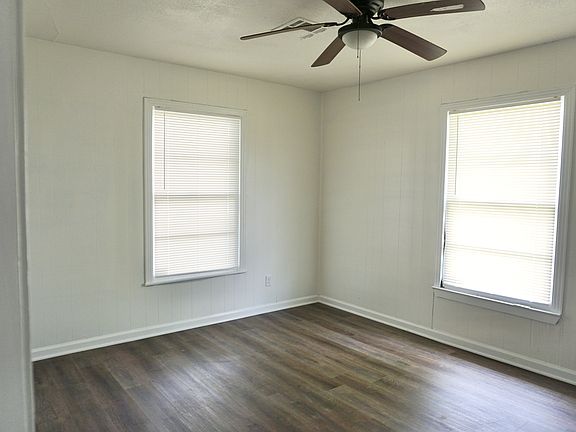 3rd image of 3128 Speight Ave
