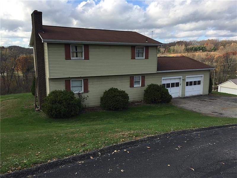 2nd image of 104 Longanecker Rd