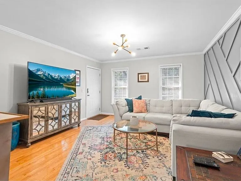 1101 Collier Rd NW #T5 — Photo 5