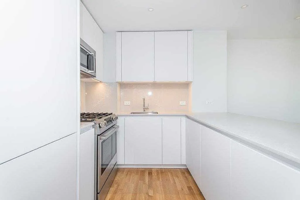 3 bed, 1.5 bath, $4,895 — Photo 3