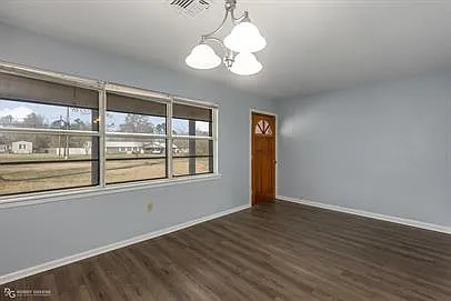 633 W McKinley Ave — Photo 2