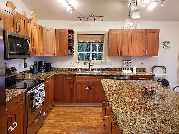 3rd image of 495 Forest Park Dr