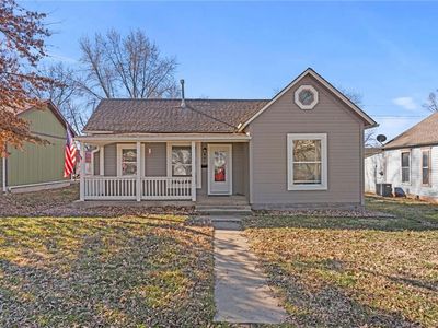 607 W Wea St, Paola, KS, 66071