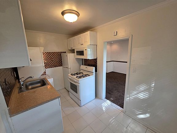 5th image of 1-39 Beach 122nd St Unit 4D