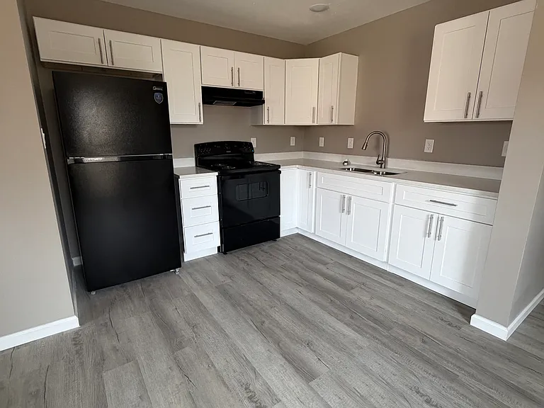 2418 Elliott St #A — Photo 2