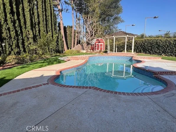 6 Basswood Ave, Oak Park, CA 91377