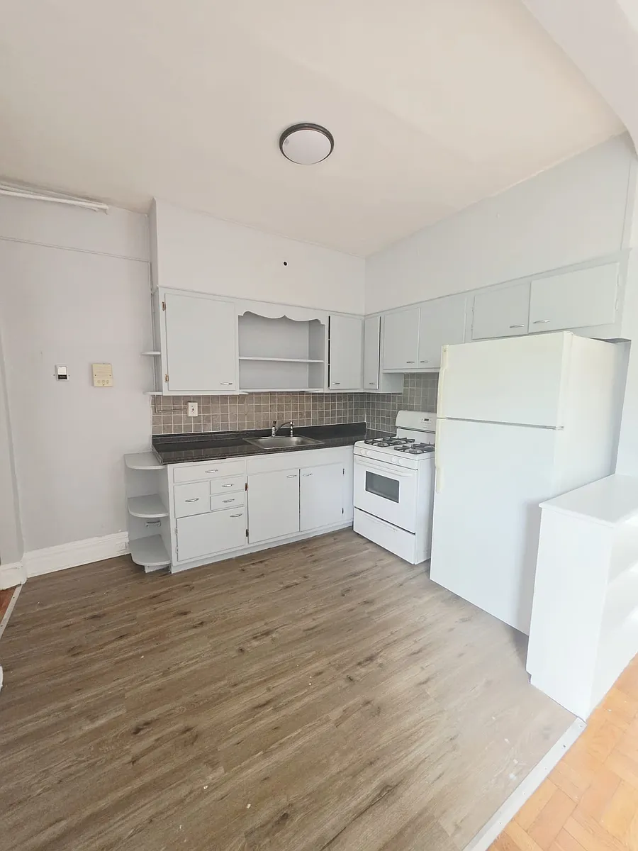 Building Photo - 159 Hutton St #1A