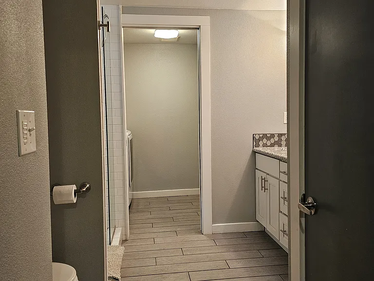 825 N Baldwin St — Photo 29