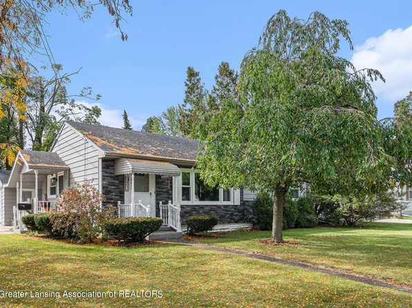 524 Edwards St, Grand Ledge, MI 48837