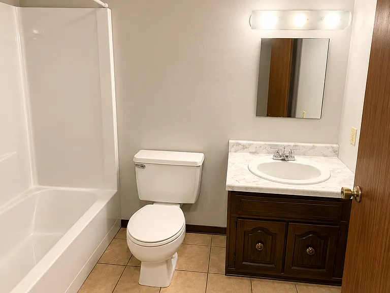 100 Aspen Ct #5 — Photo 3