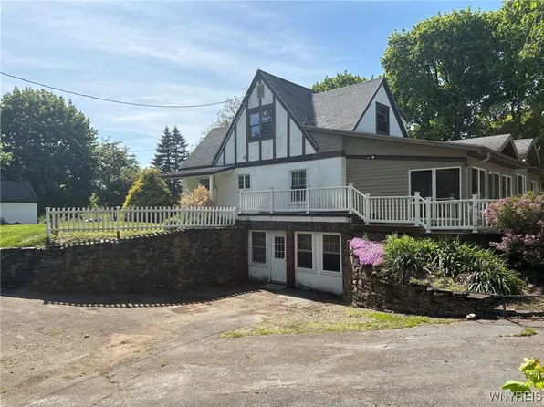 11457 E Corning Rd, Corning, NY 14830