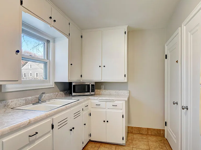6032 William St — Photo 14