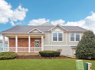 3501 Neubauer Cir, Lindenhurst, IL 60046