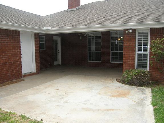 5th image of 2208 Bradford Ct