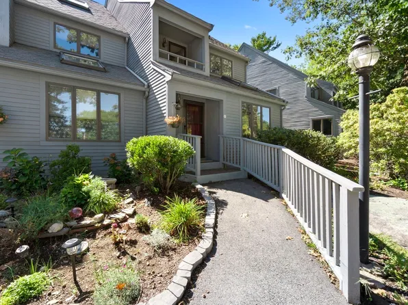 612 Essex Ave APT 5, Gloucester, MA 01930
