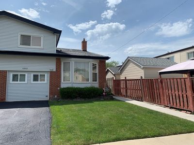 9252 Aspen Ln, Des Plaines, IL, 60016