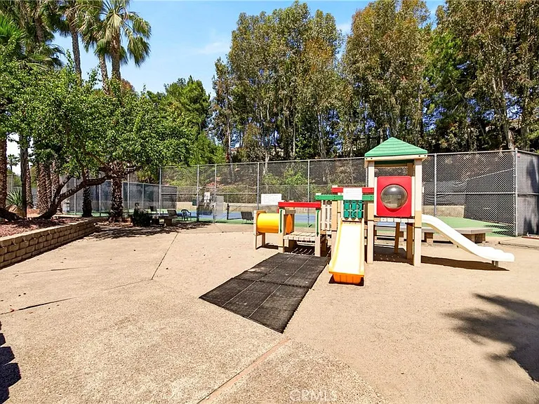 10728 Portobelo Dr — Photo 19