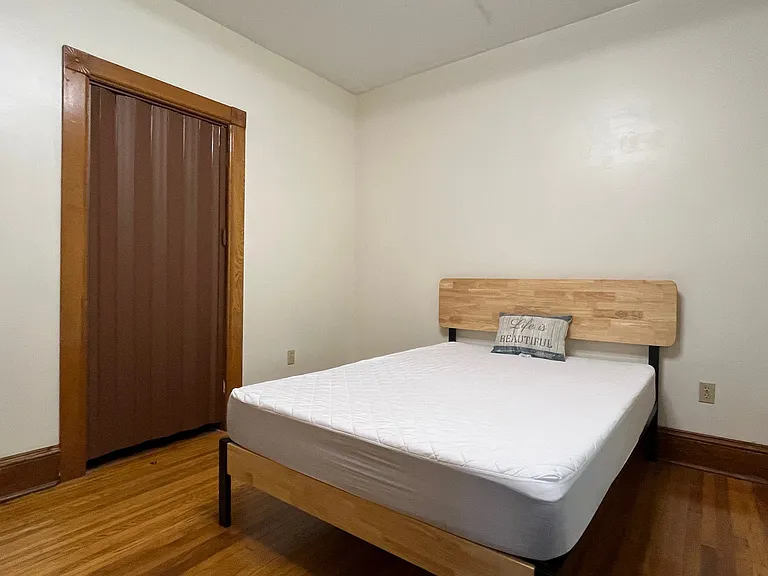 615 E State St #1 — Photo 13