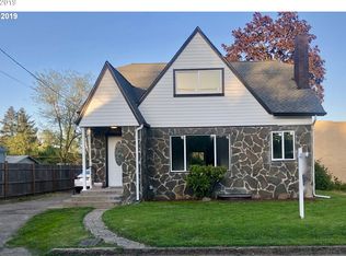 250 Cherry Ct, Cottage Grove, OR 97424