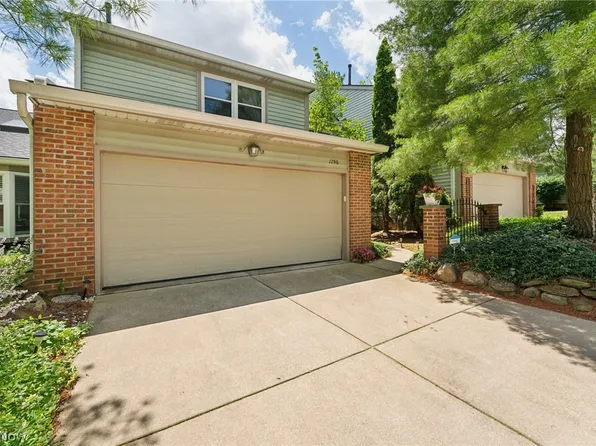 1790 Rock Hill Ln, Akron, OH 44313