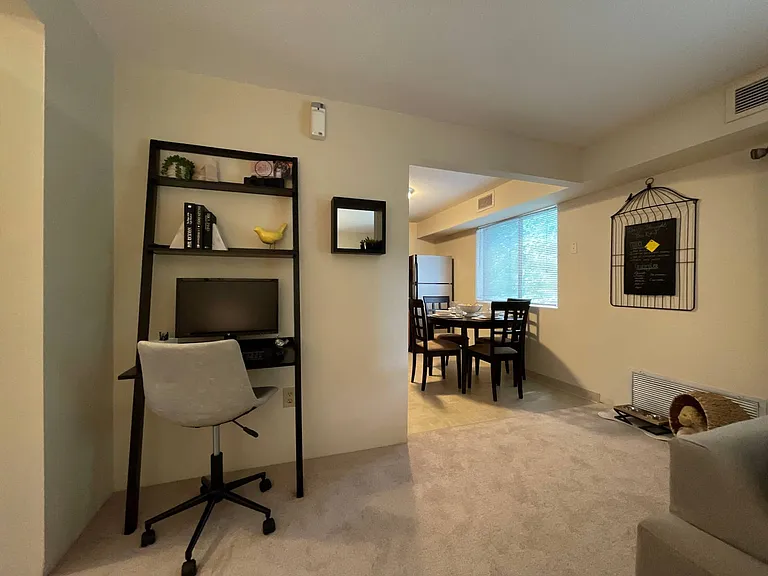 Skyline Commons — Photo 12