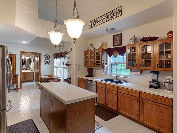 3rd image of 25519 Arundel Way