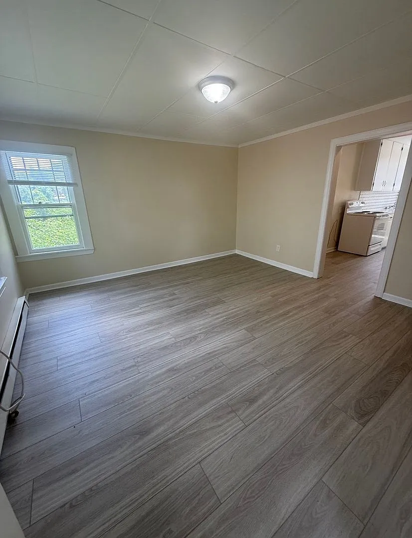 1429 W. Fourth St. - 3 Unit — Photo 1