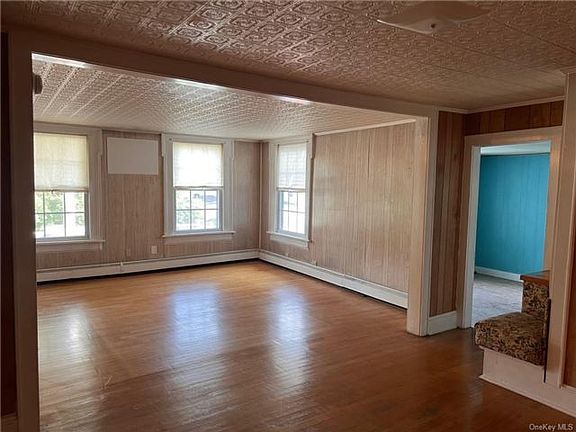 3rd image of 6 Hudson St #1