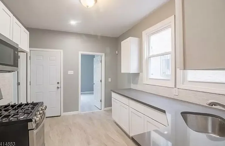 127 Brookwood St #1 — Photo 2