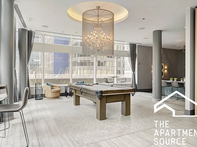 355 E Ohio Studio #STUDIO — Photo 17