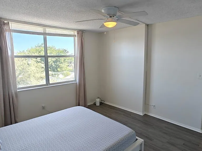 4501 NE 21st Ave #406 — Photo 5