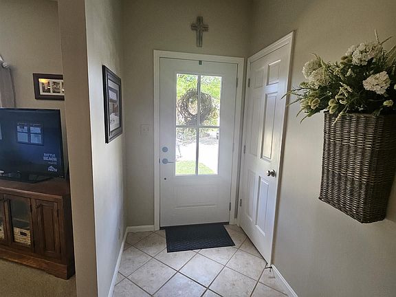 3rd image of 215 Shane Ct