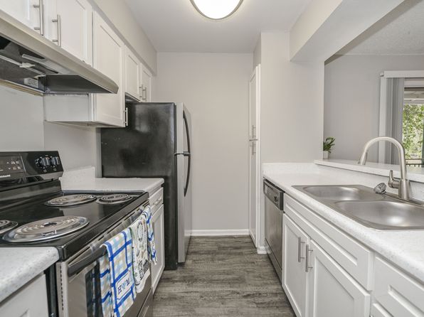6900 N Vandiver Rd APT B211