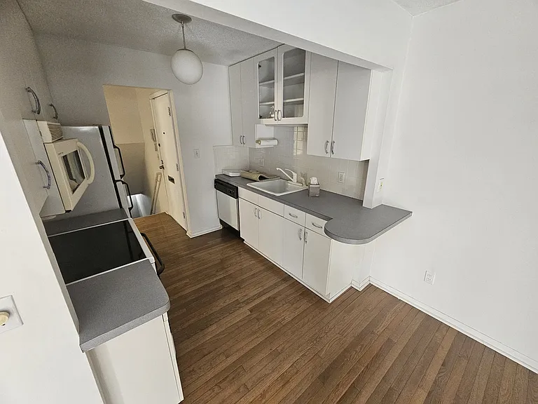 25 Dickinson Ave #H — Photo 4