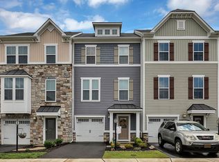 24894 Helms Ter, Aldie, VA 20105