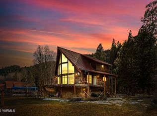 421 Jefferson Rd, Naches, WA 98937